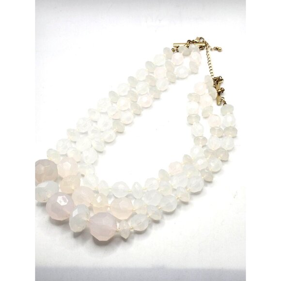 Stunning Vintage Lucite Faceted Graduated Triple Strand Necklace in shiny White - Picture 3 of 5
